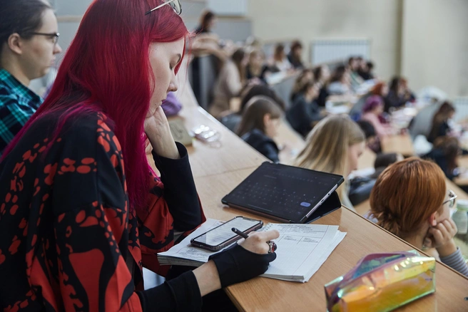 Многие успешные люди получали дипломы «не по призванию», а после находили своё место заново | Источник: Александр Ощепков / NGS.RU