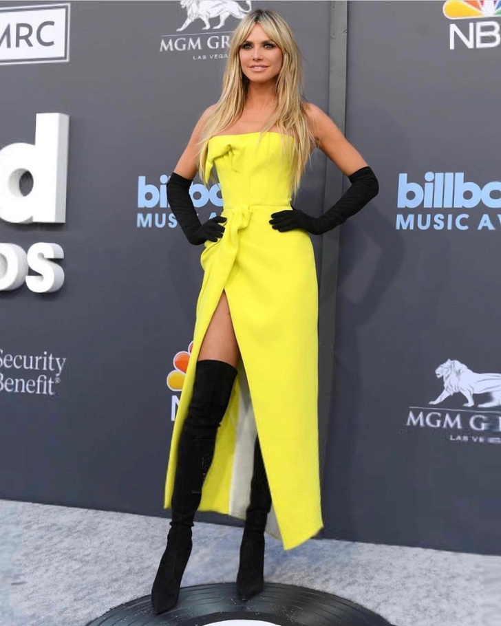 Бесконечные ноги + неоновое платье — встречайте Хайди Клум на красной дорожке Billboard Music Awards 2022