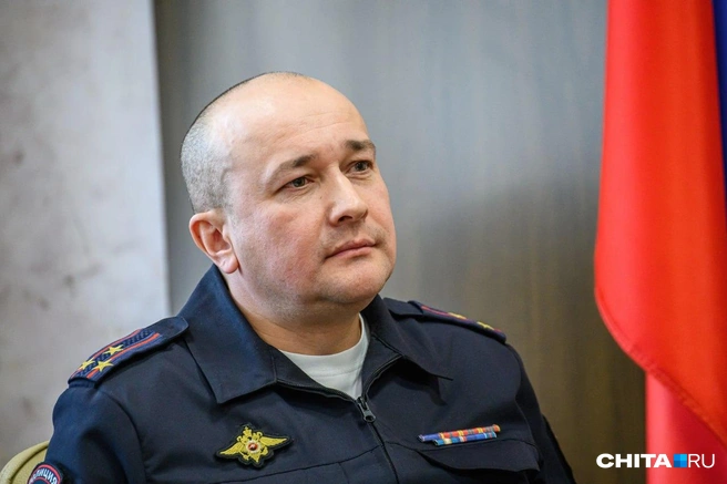 «У меня отец практически 40 лет в органах отслужил. Обычный простой участковый, жив-здоров, слава Богу. И я с детства эту милицейскую жизнь видел» | Источник: Олег Фёдоров / CHITA.RU