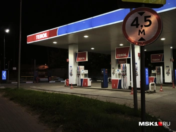 «Тебойл» пустует и днем, и ночью | Источник: Михаил Мечев / MSK1.RU