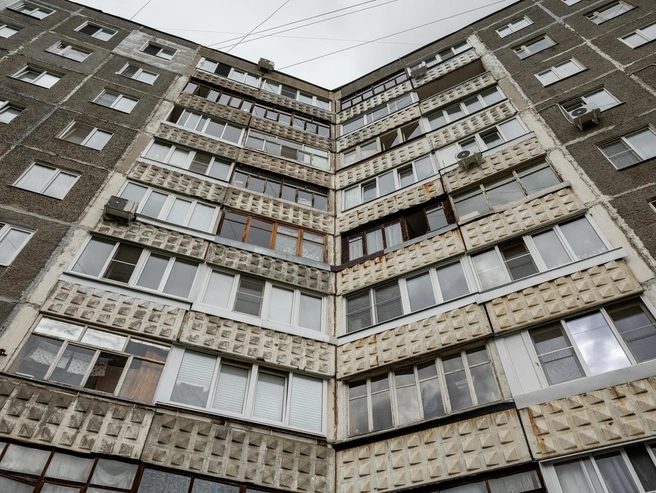 С этого ракурса дом № 16 на проезде Доброхотова напоминает раскрытую книгу | Источник: Александр Куренной / 76.RU