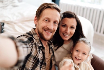 День семейного очага: 3 семейные традиции, которые сохранят любовь на всю жизнь