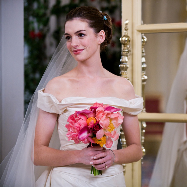 Гадание: Выбери эскиз свадебного платья и узнай, выйдешь ли ты замуж за своего нынешнего парня