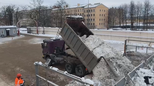 Петербург утилизировал первый миллион кубометров снега