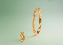 Золотые жемчужины Van Cleef & Arpels: новые украшения в легендарной коллекции Perlée