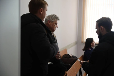 Ученого из «Вектора» доставили в суд по подозрению во взятках