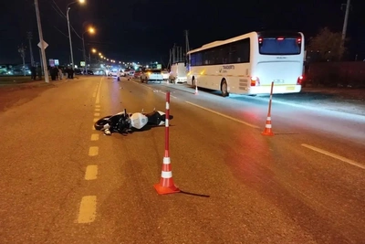 В Тюмени мотоциклист сбил двух детей и погиб