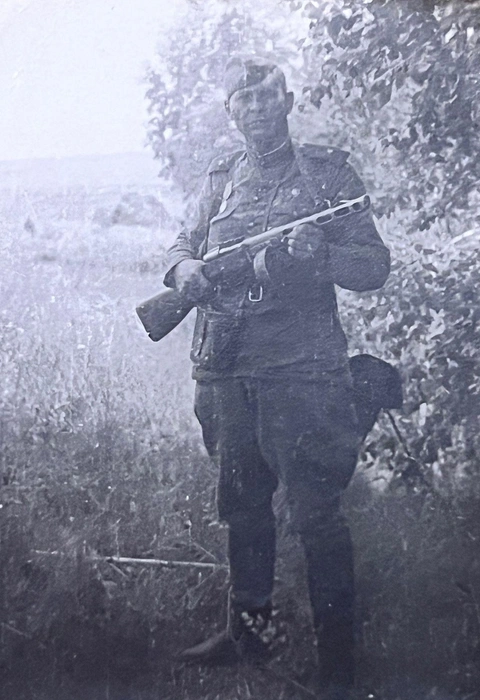 Дмитрий Петраков — 1943 год | Источник: предоставлено семьей Саксоновых