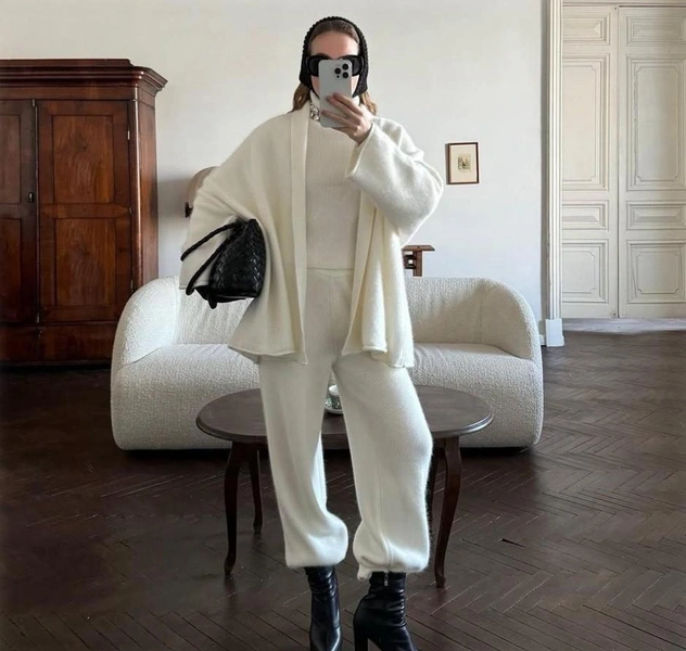 Белые брюки — главный антистресс гардероба этой зимы