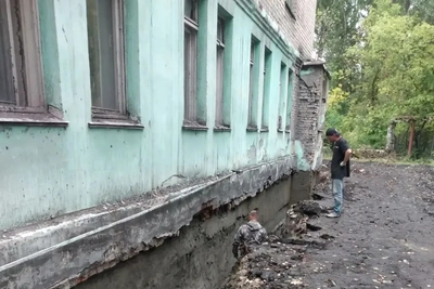В поликлинике на Парковой укрепляют фундамент
