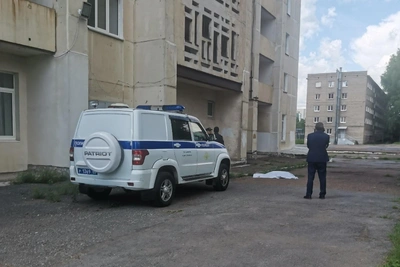 В Уфе под окнами общежития УУНиТ нашли тело 21-летнего парня