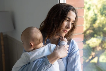 «Люблю ребенка и мужа, но ненавижу декрет»: как и почему матери выгорают