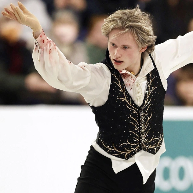 Король квадов: 32 фото самого гениального фигуриста в мире — Ильи Малинина