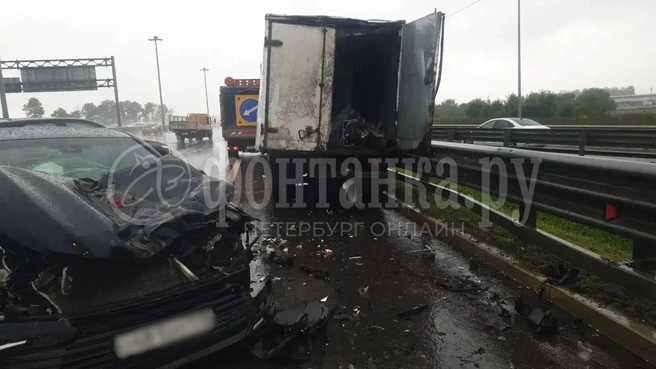 Авария с пострадавшим на петербургской кольцевой произошла около десяти часов утра 4 сентября. | Источник: ФКУ Упрдор «Северо-Запад»