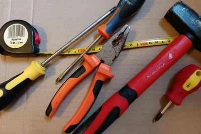 В Чите продавец задержала вора с набором инструментов