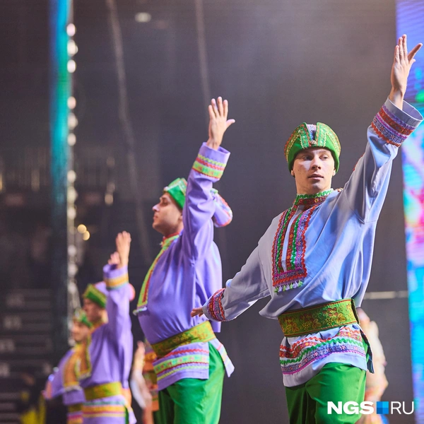 Зрителей порадовали популярными композициями | Источник: Александр Ощепков / NGS.RU