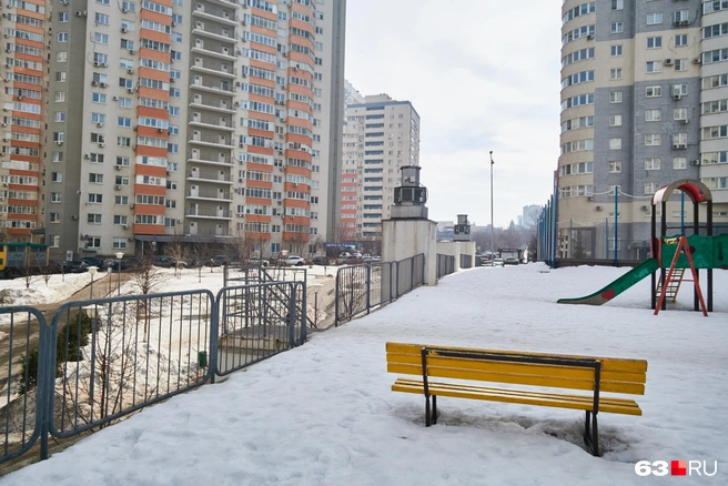 На этой части площадки снег почти растаял | Источник: Роман Данилкин / 63.RU