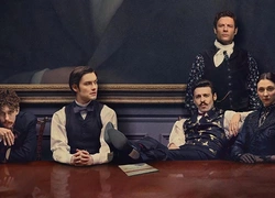 Грозный Джеймс Нортон, смесь «Наследников» и «Острых козырьков»: каким вышел сериал Netflix «Дом Гиннесса»