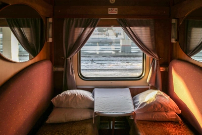 Пассажиры поезда Волгоград — Москва ждут освобождения путей