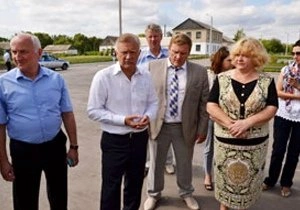 Олег Ковалев осмотрел школу и детсад в Михайловском районе | ya62.ru