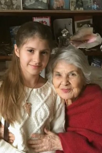 Дочь Мясникова — Полина с бабушкой