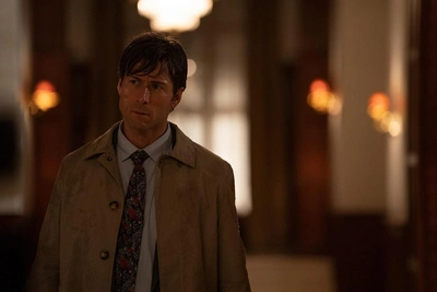 Глен Пауэлл в «Наследнике»: комедия об убийстве родственников