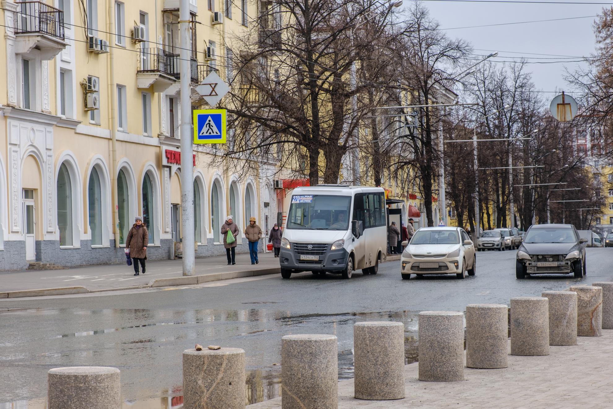 «Пока не поднимаем»: уфимский перевозчик отказался от повышения цен на своих маршрутах