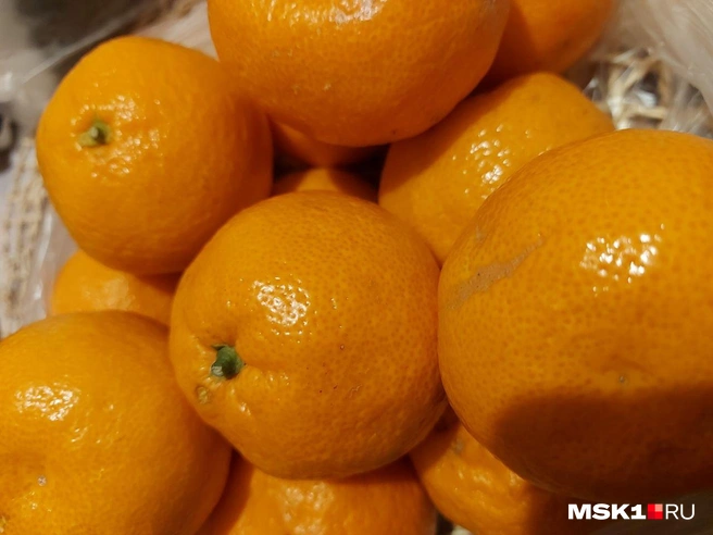 Турецкие мандарины сладкие, сочные и легко чистятся | Источник: Анна Голубницкая / MSK1.RU