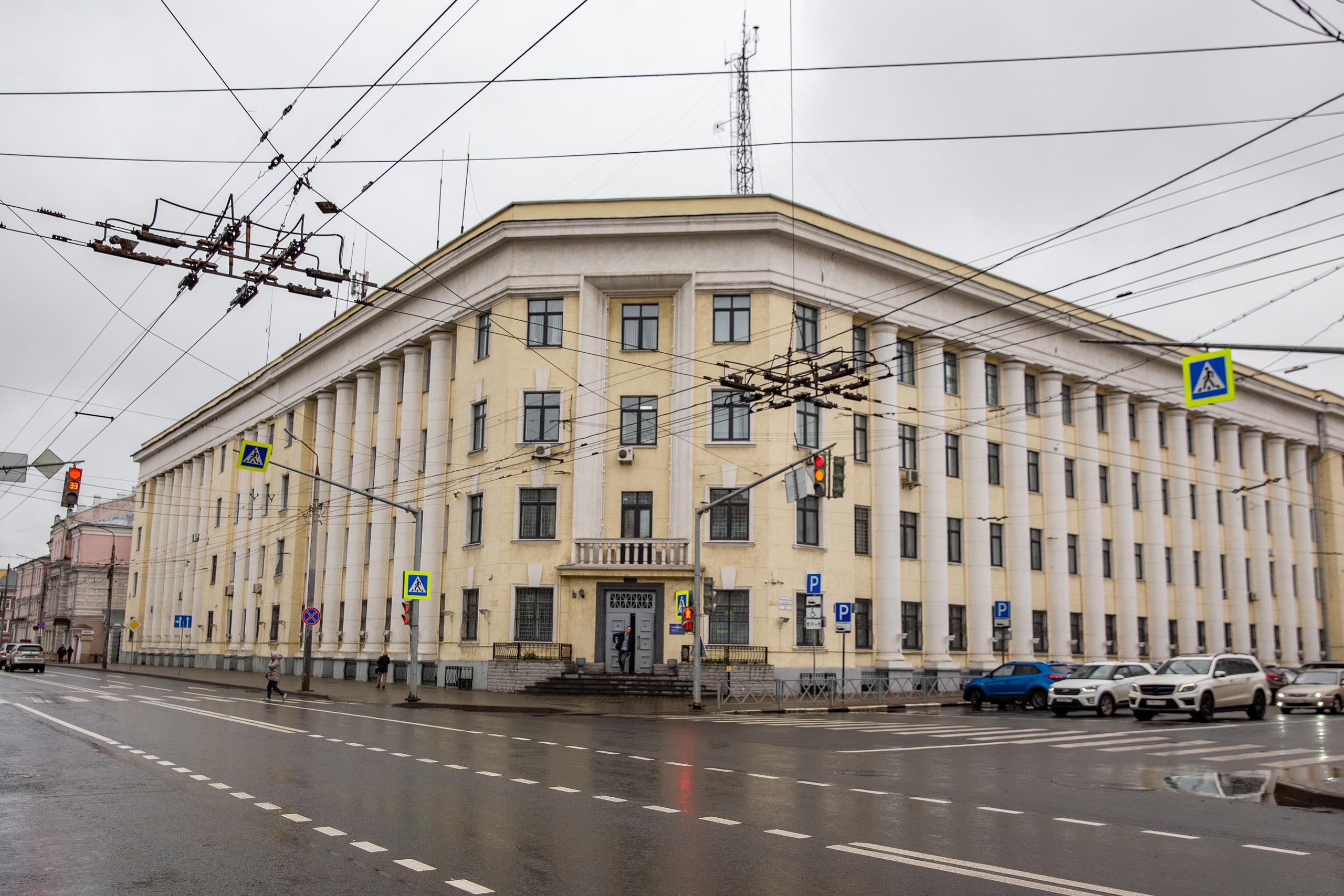 Экс-полицейскому в Ярославле вынесли приговор за наркотики и оружие