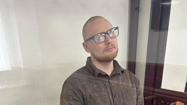 У Романа за время следствия сильно испортилось зрение, он утверждает, что из-за пыток током | Источник: «Тюменское дело» / T.me