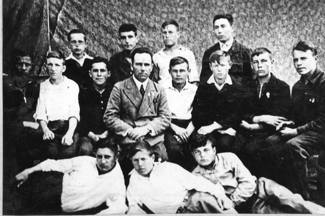 Учащиеся забайкальского училища. 1942 год | Источник: Музей истории народного образования Забайкалья