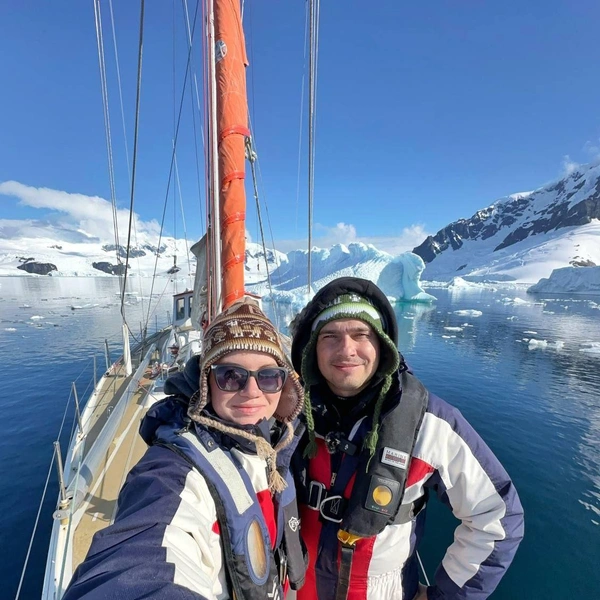 Пара отправилась на ледники | Источник: личный архив Александра и Дарьи