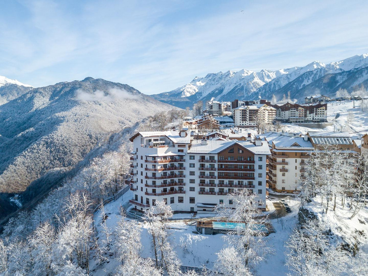 Полная перезагрузка в горах: как спланировать зимний отпуск на курорте Роза Хутор
