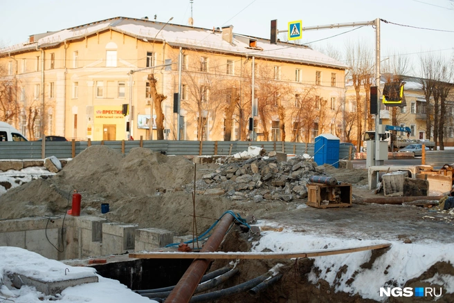 По словам представителей СГК, тут нельзя было закончить работы вовремя из-за сложностей | Источник: Андрей Бортко / NGS.RU