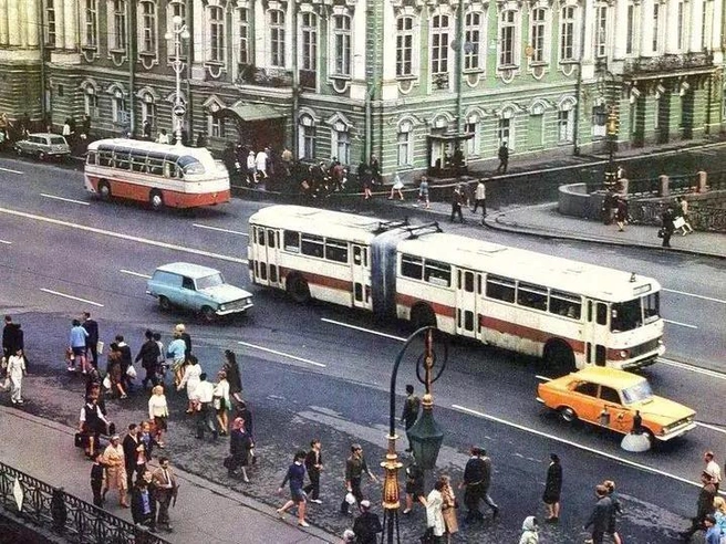 Невский проспект, Народный мост. Начало 70-х | Источник: pastvu.com