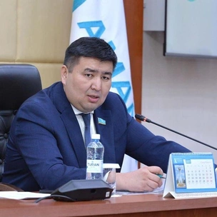 Пусть сперва докажут — секретарь Amanat об экс-члене партии, подозреваемом в педофилии