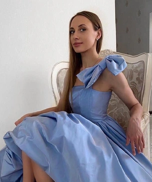 Стендап-комик Вика Складчикова вышла замуж в пельменной