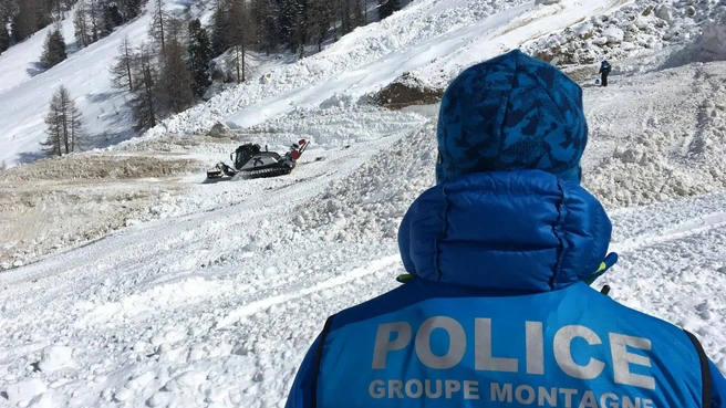 Тела погибших уже идентифицировали | Источник: VALAIS CANTONAL POLICE / AFP
