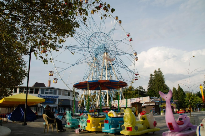 Центральный парк культуры и отдыха в Лазаревском | Источник: Оксана Витязь/ SOCHI1.RU