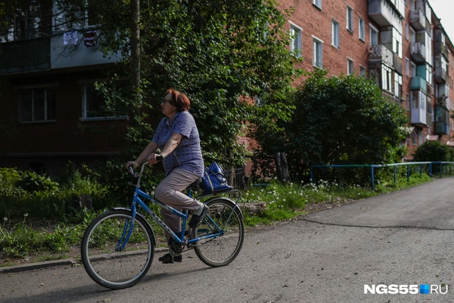 Здесь живут активные пенсионеры и подростки, любящие спорт и творчество | Источник: Евгений Софийчук / NGS55.RU