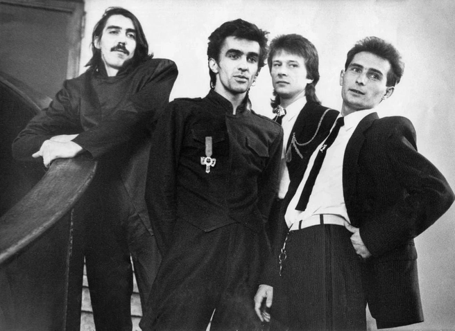 1986 год. Музыканты «Нау» в сценических костюмах | Источник: Лев Баранов
