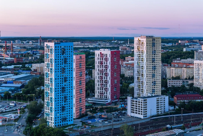 «Малевич» стал настоящим пионером комфорт-класса. Именно в нем появились колясочные, мягкая мебель в холлах, санузлы с лапомойками и двор без машин | Источник: PRINZIP