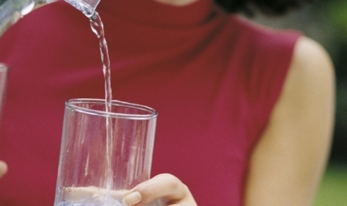 Эксперты рассказали, как правильно выбрать питьевую воду в бутылках