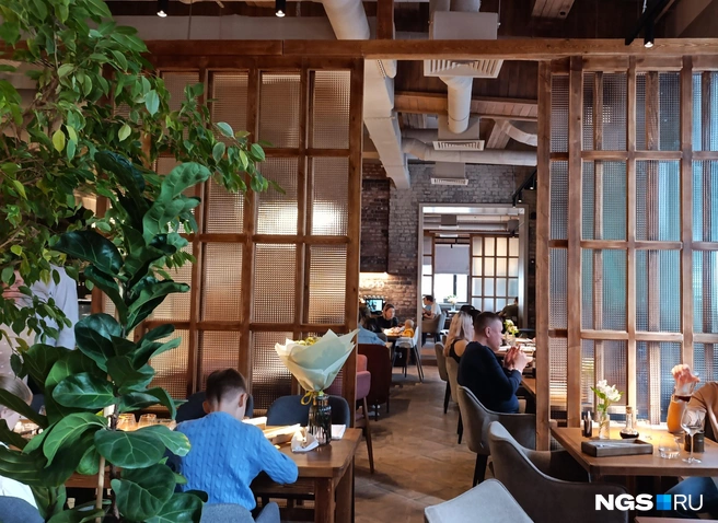 В залах ресторана порядка 120 посадочных мест | Источник: Стас Соколов / NGS.RU