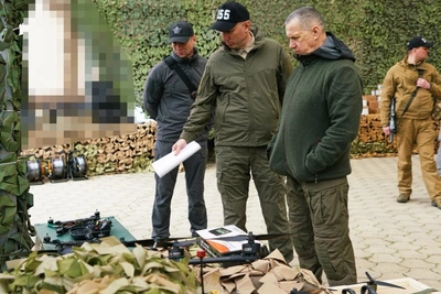 Трутнев передал военным технику дальневосточных предприятий