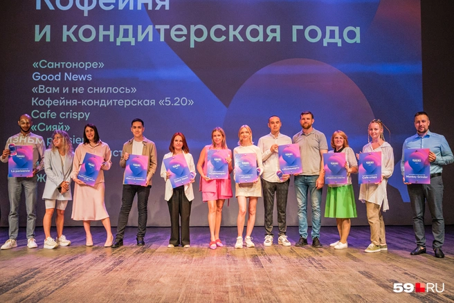 Еще одна вкусная номинация — «Кофейня и кондитерская года». Нашли здесь представителей заведений, где подают ваши любимые пирожные? | Источник: Тимофей Калмаков