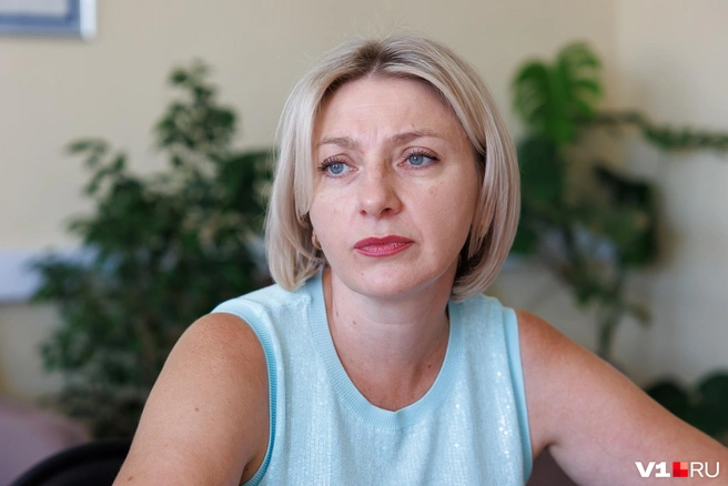 Риелтор Елена Чернявская проводила сделку по продаже и покупке квартиры | Источник: Алексей Волхонский / V1.RU