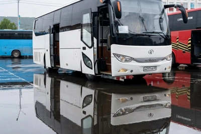 Новые комфортабельные автобусы вышли на маршрут в Магаданской области