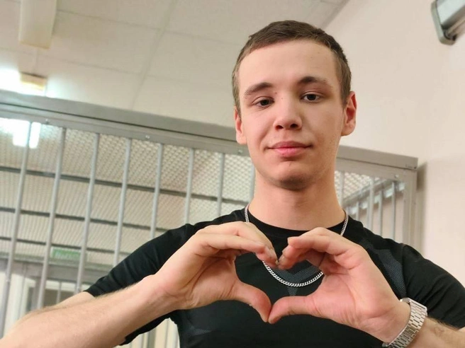 На Евгения составили протокол за дискредитацию армии из-за песни Монеточки (признана иноагентом в РФ) | Источник: Женька Радость / T.me
