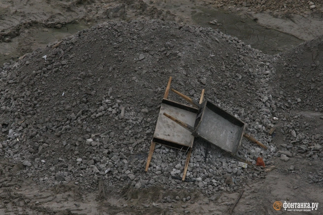 Щебень — вещь дорогая. | Источник: Михаил Огнев / FONTANKA.RU